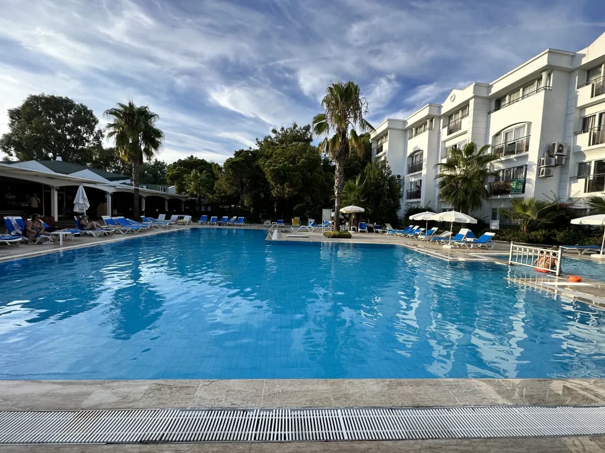 Maya Golf Hotel - photo 4