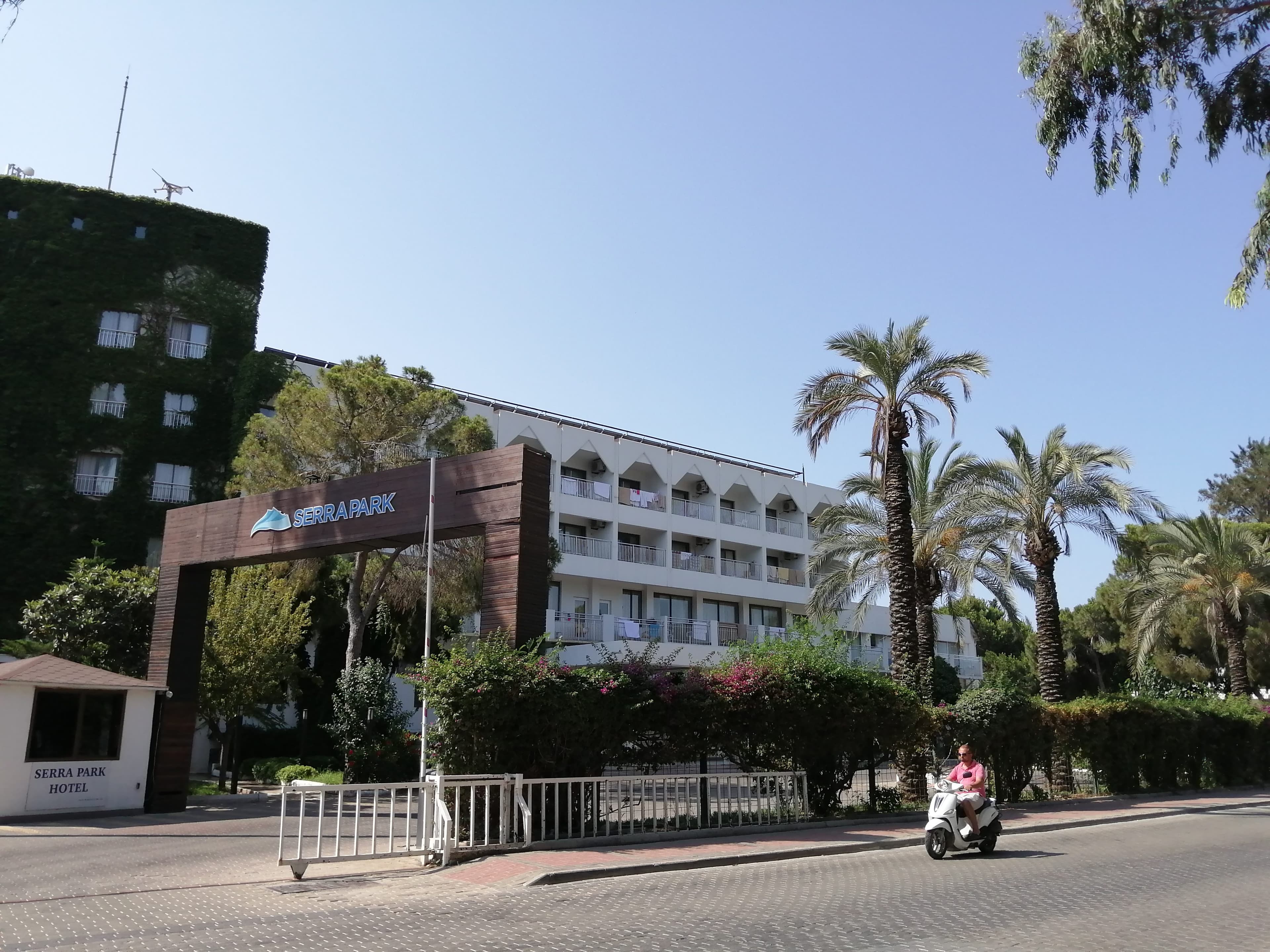 Serra Park Hotel - photo 9