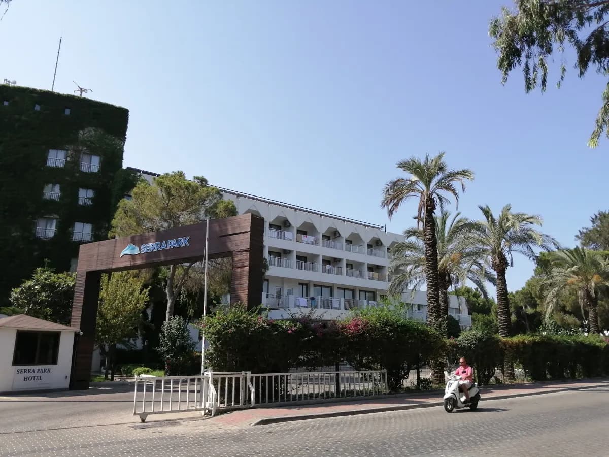 Serra Park Hotel - photo 9