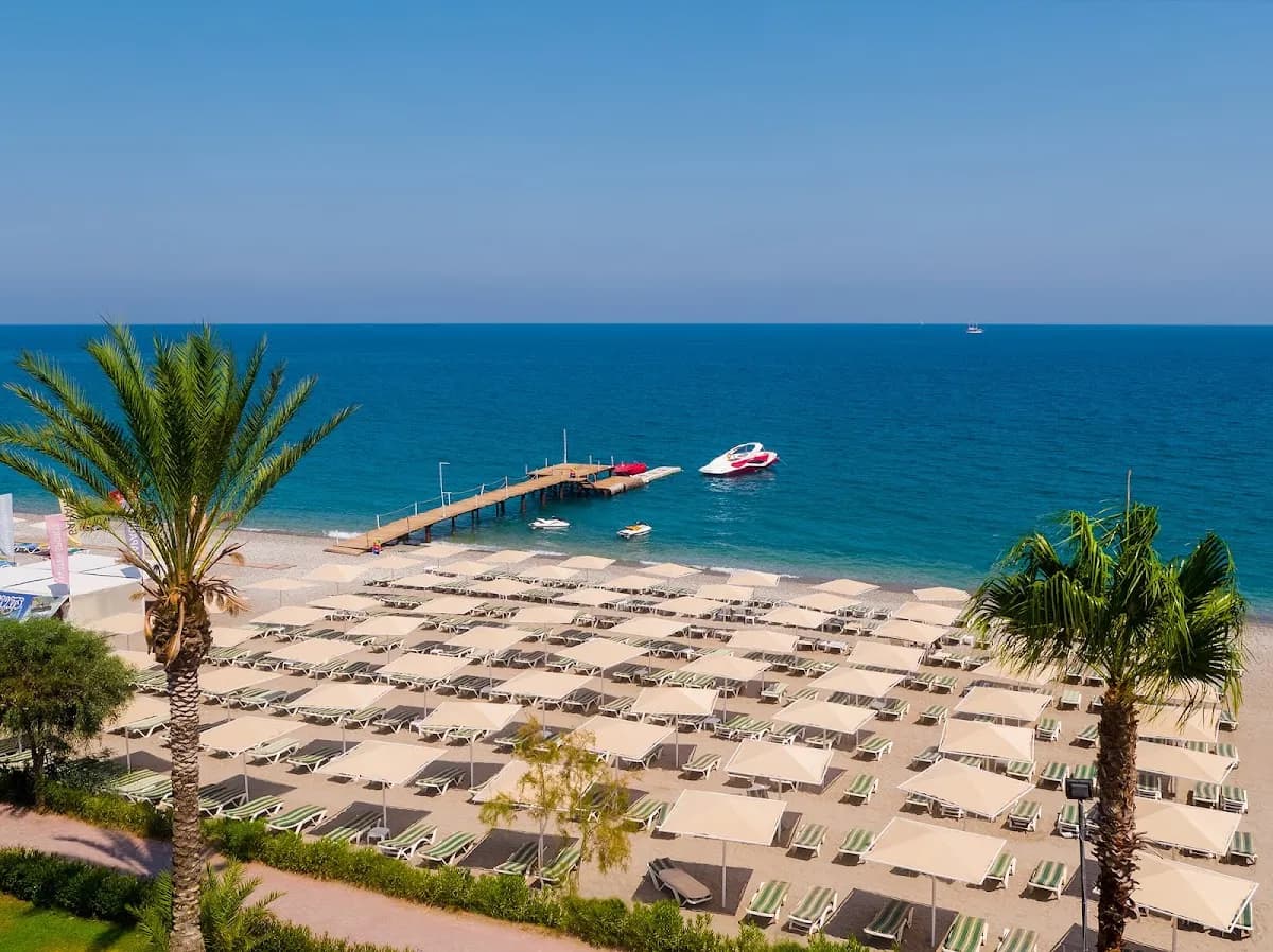 L'Oceanica Beach Resort Hotel