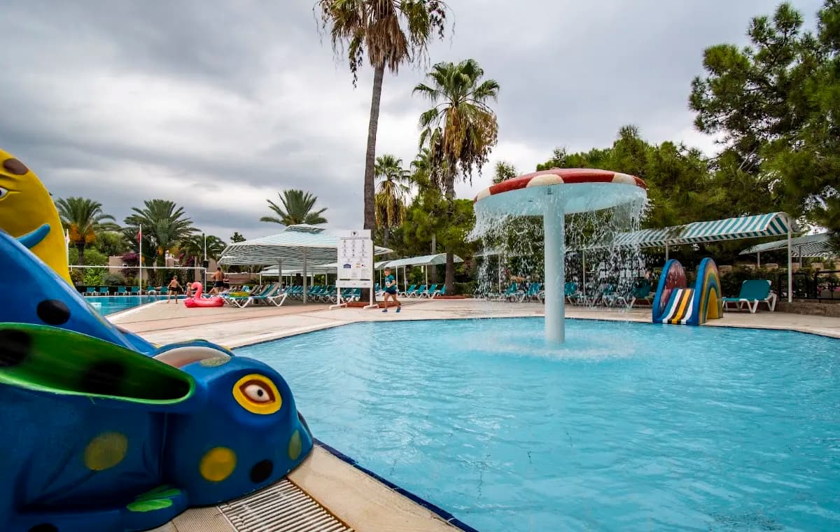 Pirate's Beach Club - photo 5