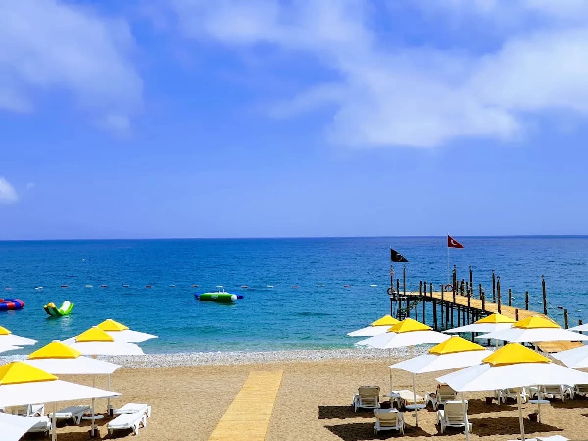 Pirate's Beach Club - photo 9
