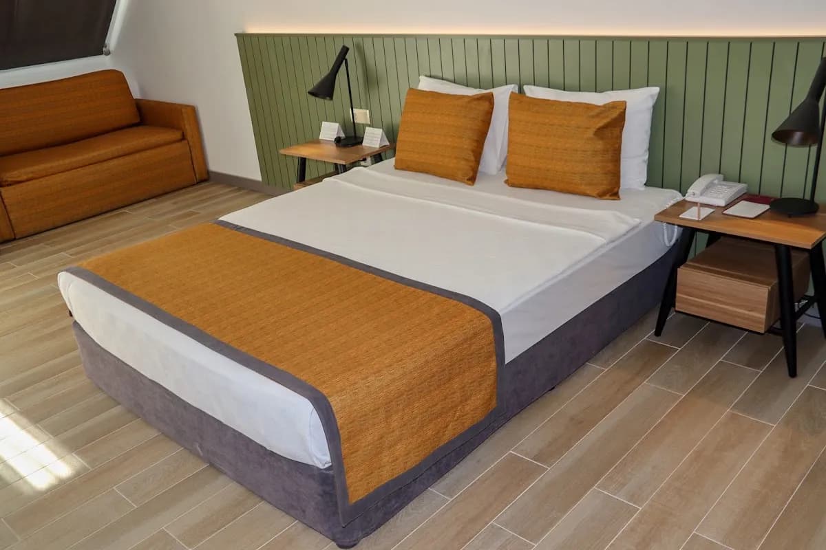Queen's Park Hotels - photo 10