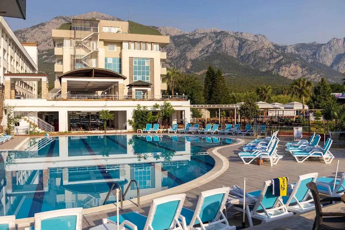 Armas Gül Beach