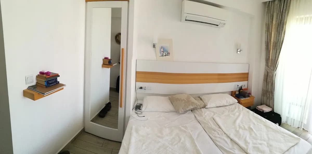 Laurel Hotel - photo 2
