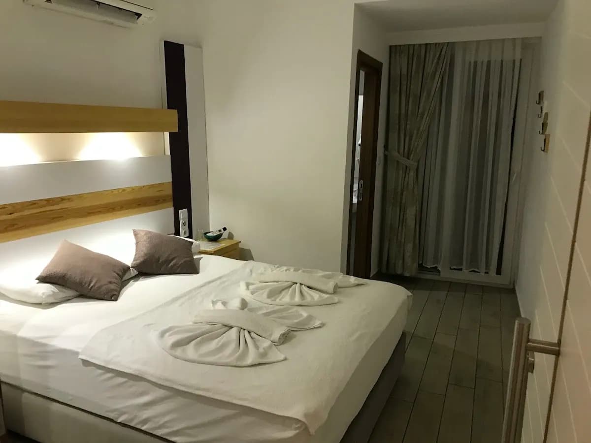 Laurel Hotel - photo 7