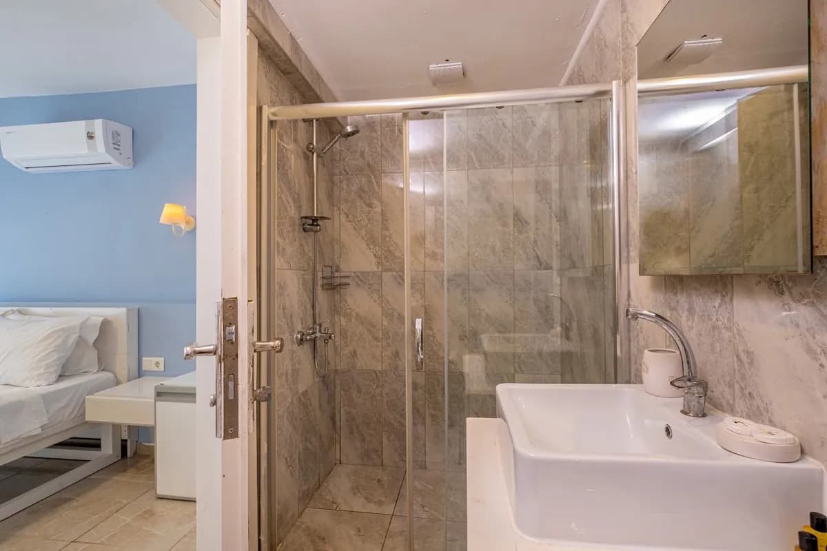 Himm Hotel +12 - photo 6