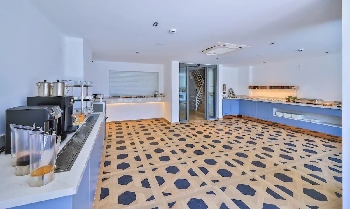 linda beach hotel - photo 8