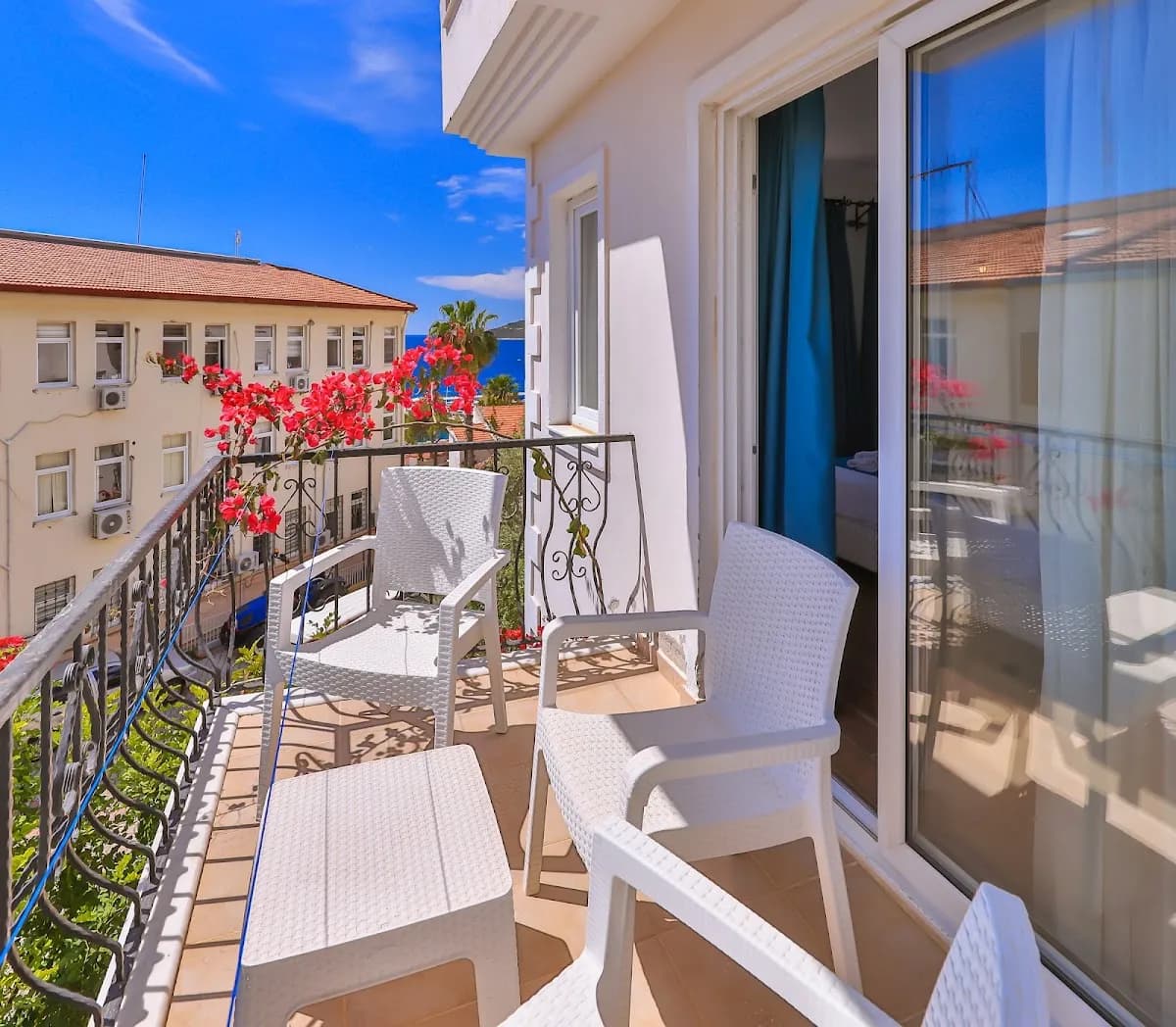 Mina Apart Hotel