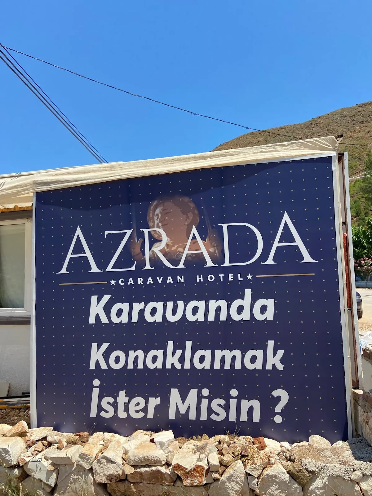 AZRADA Caravan Hotel