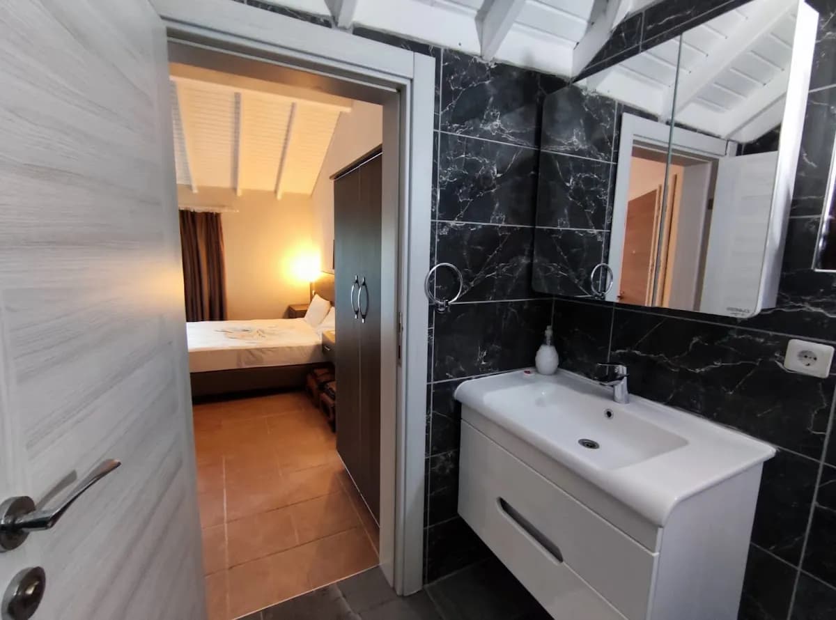On Hotel - photo 4
