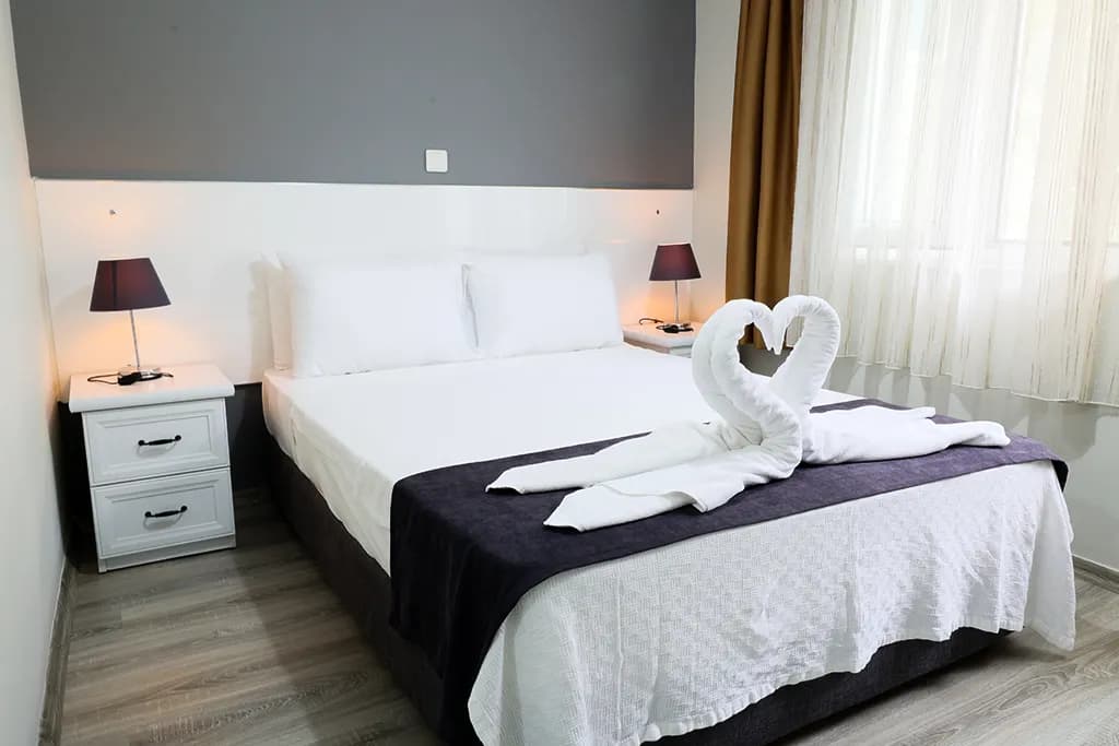 Canada Hotel - photo 2