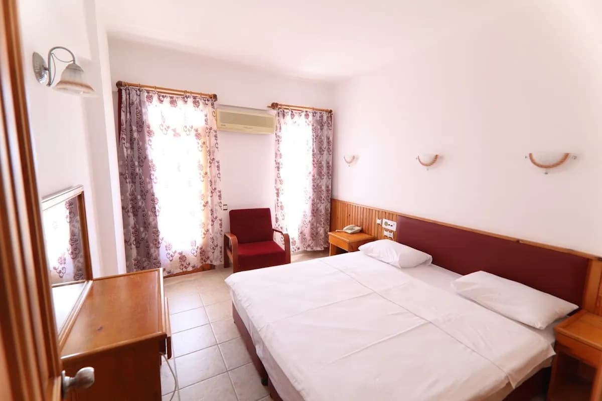 Amelas Gold Hotel - photo 2