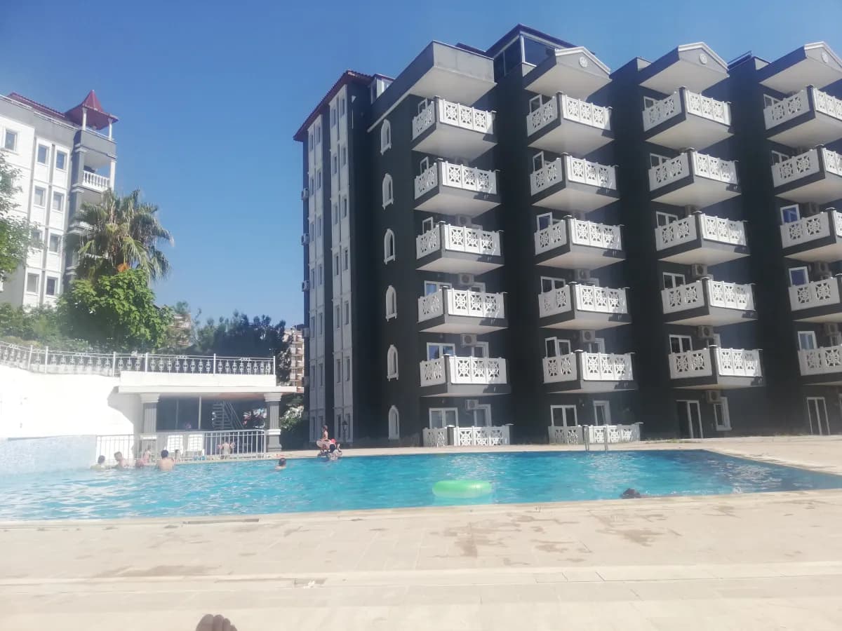 Grand Larina Beach Hotel