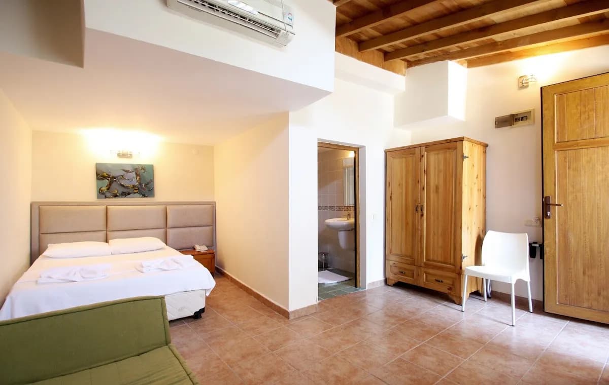 Ford Hotel - photo 2