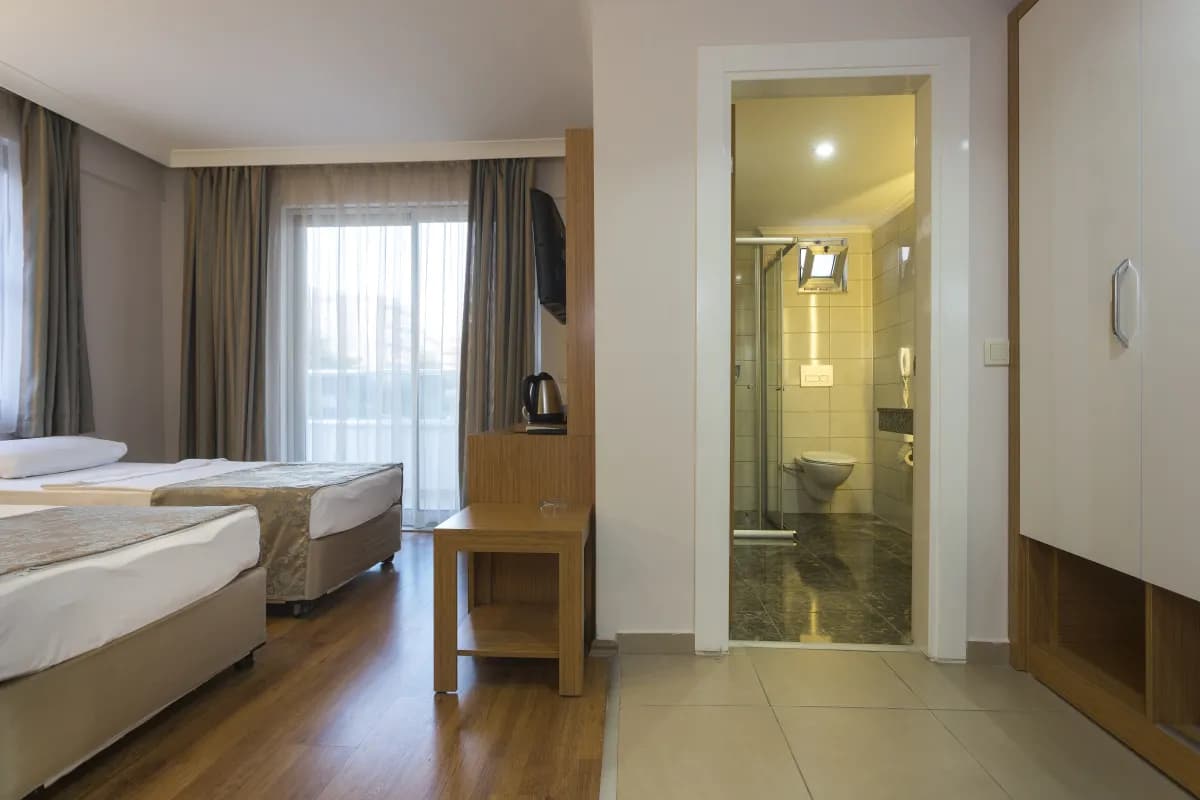 Lonicera City Hotel - photo 2