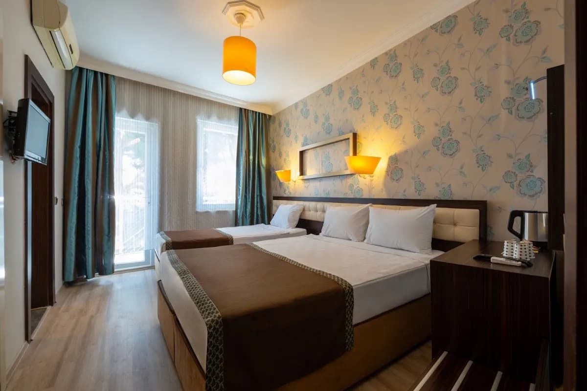 Marinez Hotel - photo 2