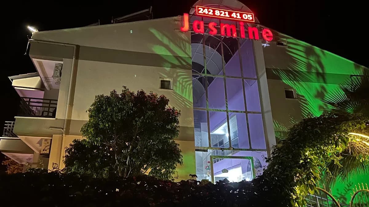 Jasmine Hotel - photo 9