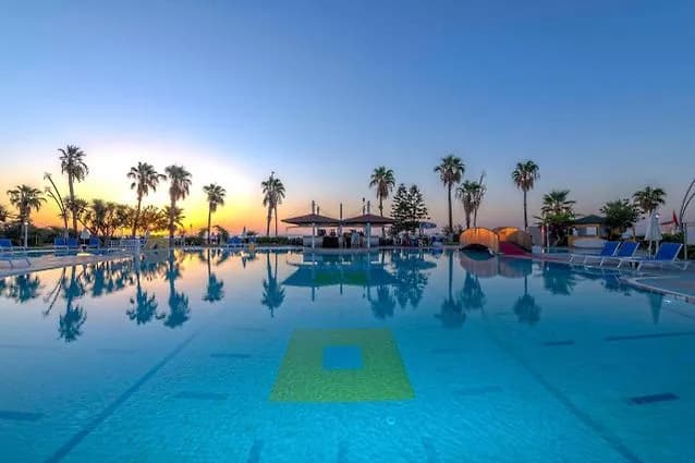 Armas Labada Hotel - photo 3