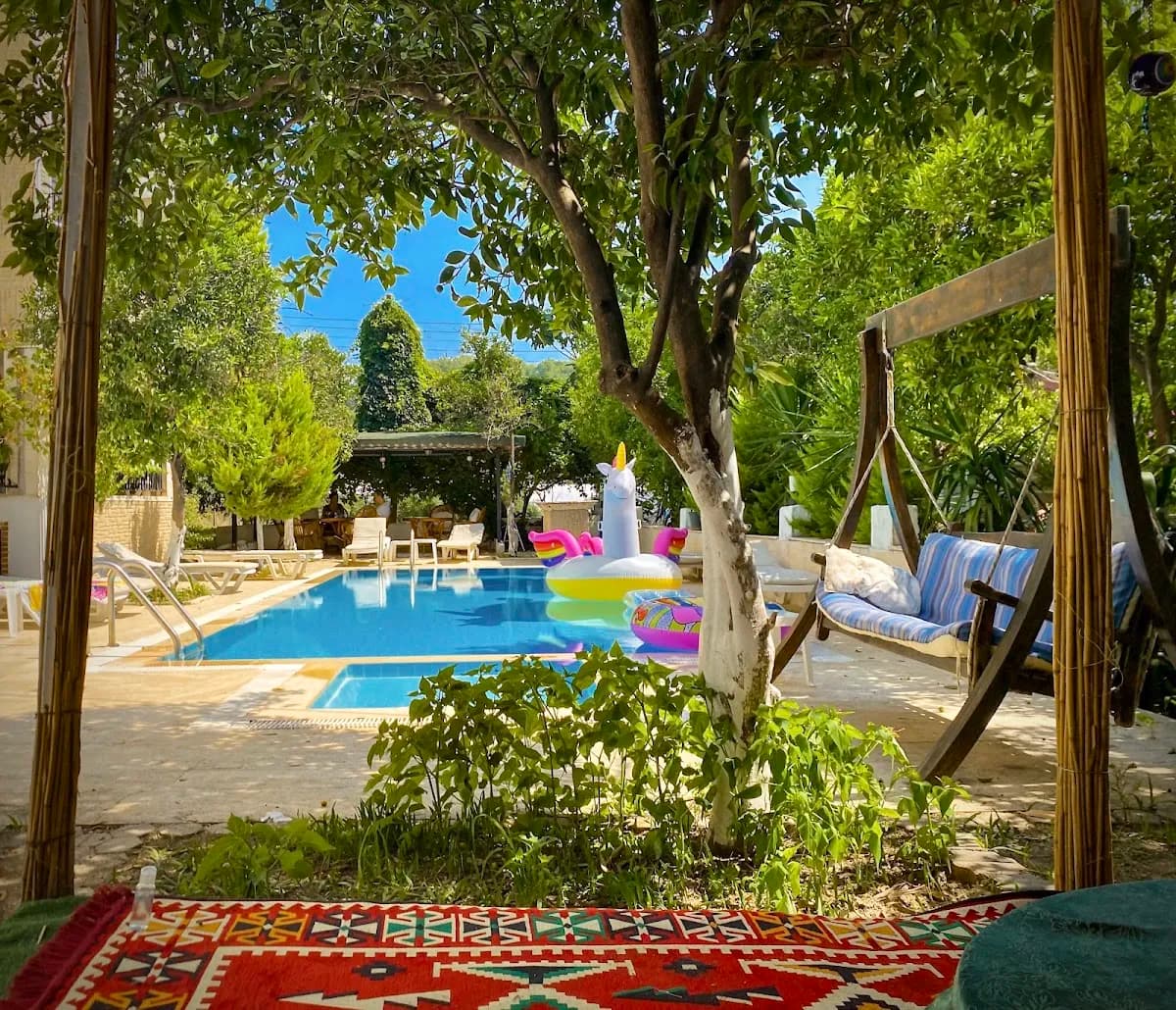 Felicity Hotel & Bungalows - photo 4