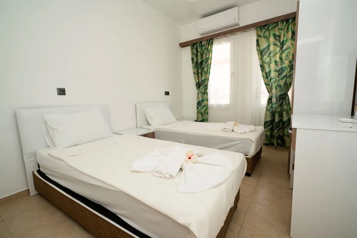 Esquire Hotels & Lounges - photo 2