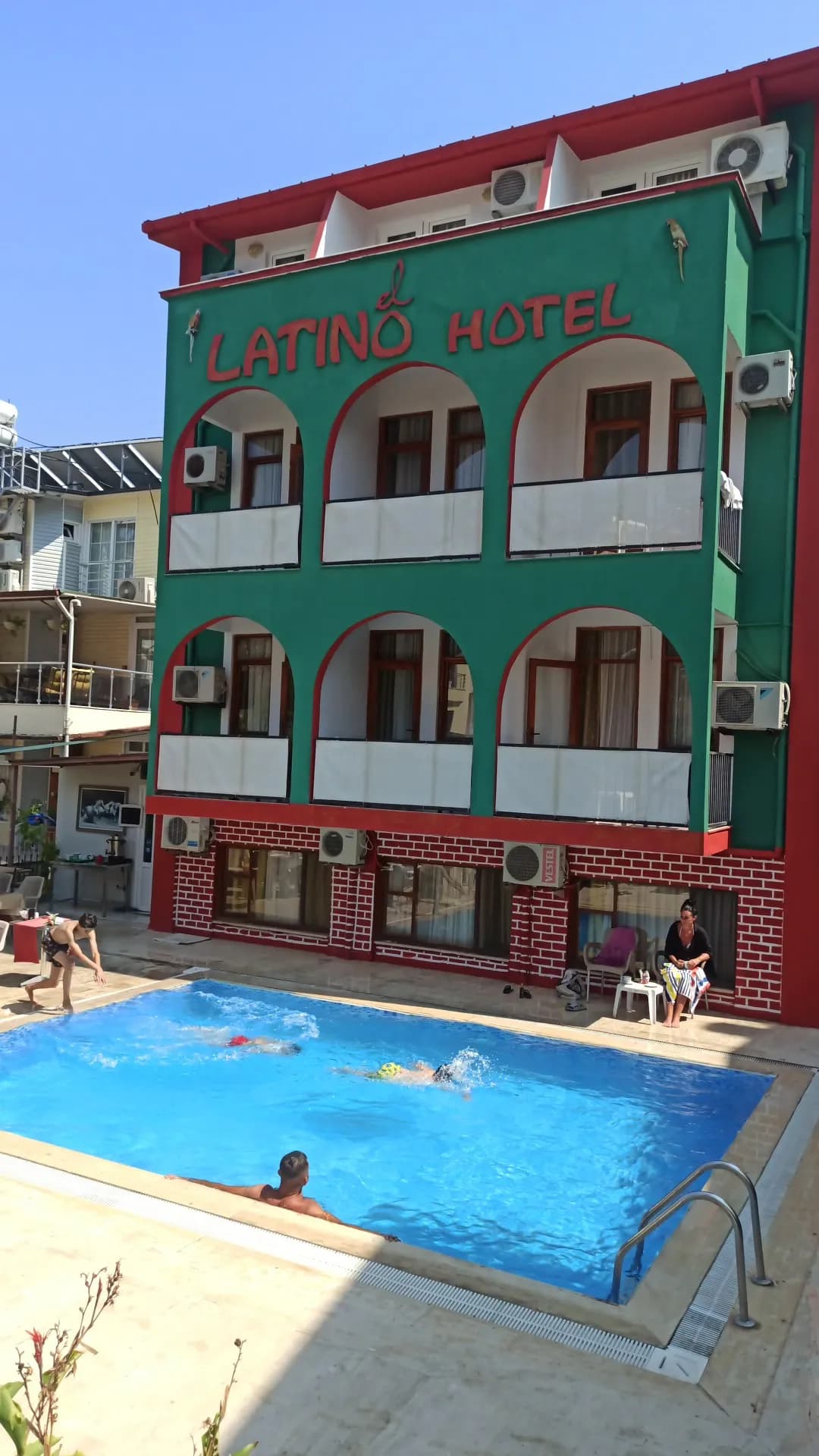 Latino Hotel - photo 6