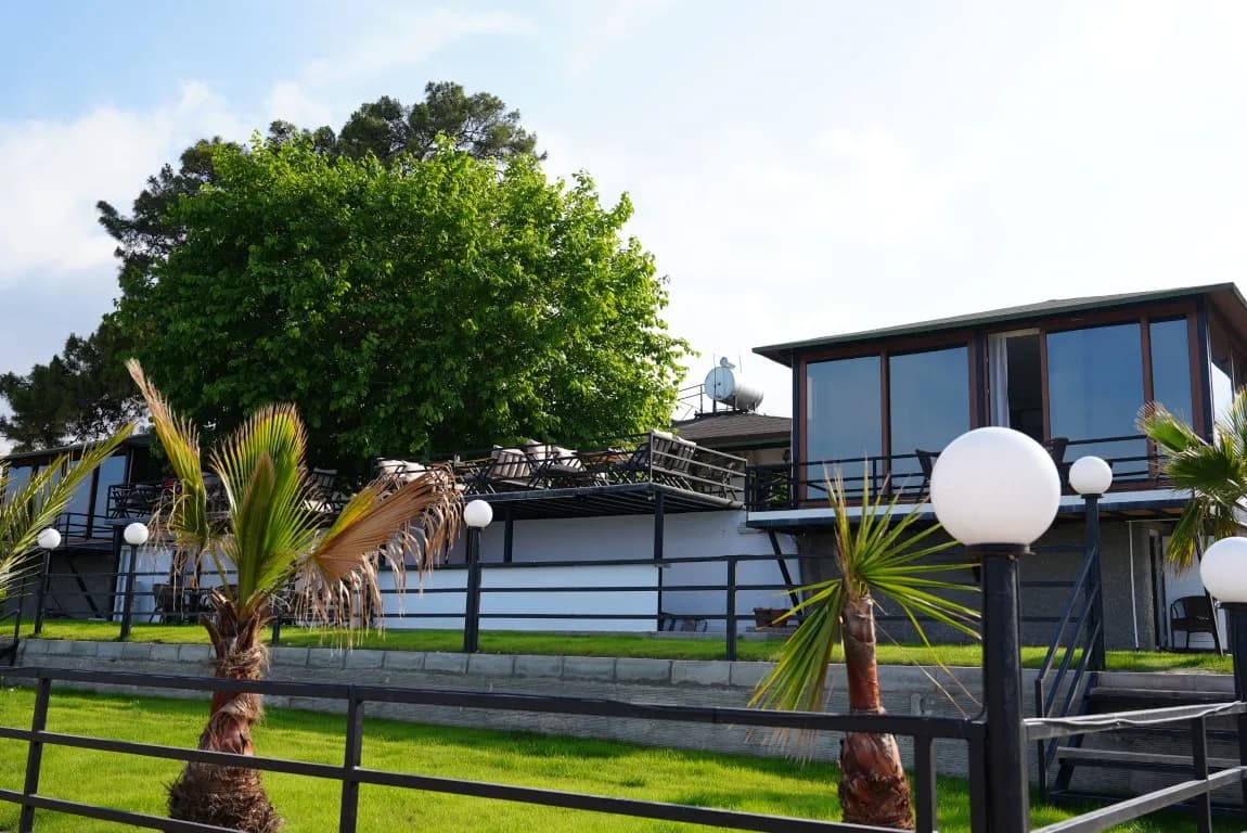 Sandhill Beach Hotel - photo 7
