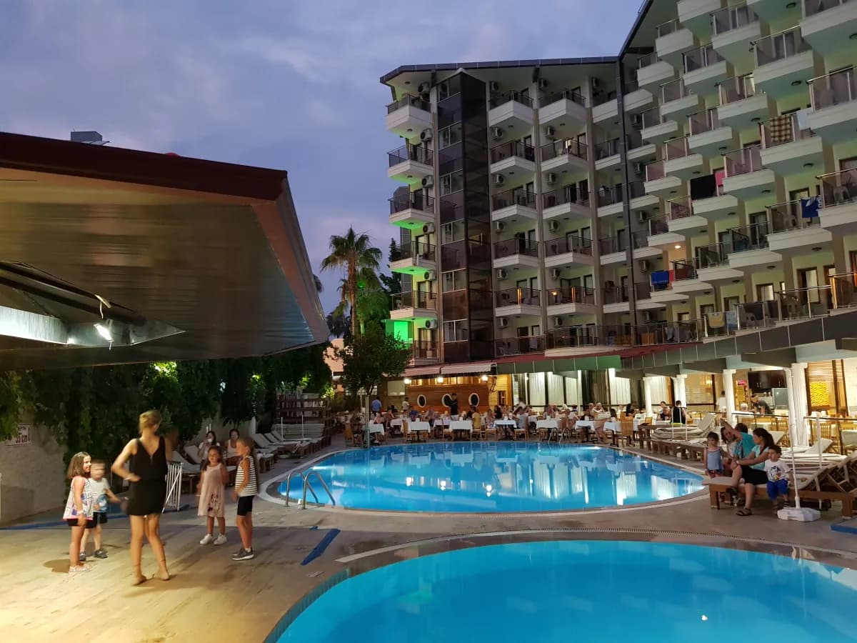 Hotel Monte Carlo - photo 8
