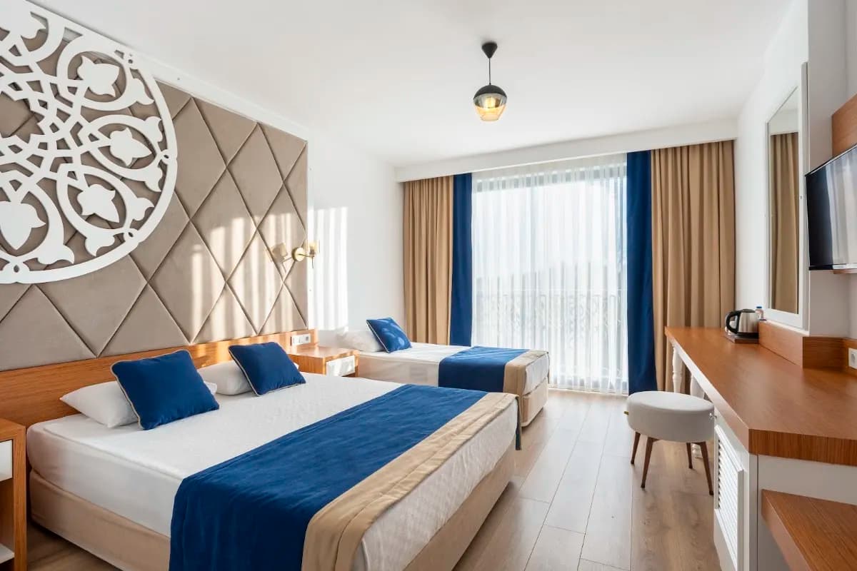 The Sansa Hotel & Spa - photo 2