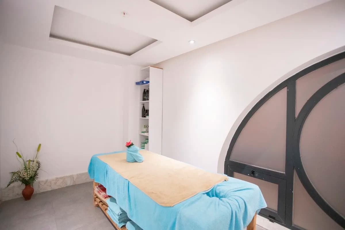 The Sansa Hotel & Spa - photo 6