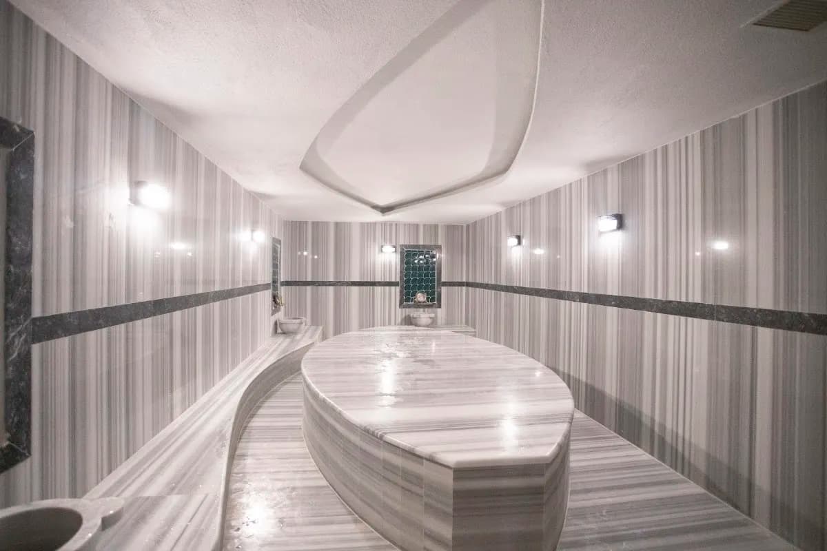The Sansa Hotel & Spa - photo 9