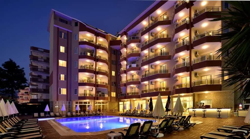 Dolphin Family Otel