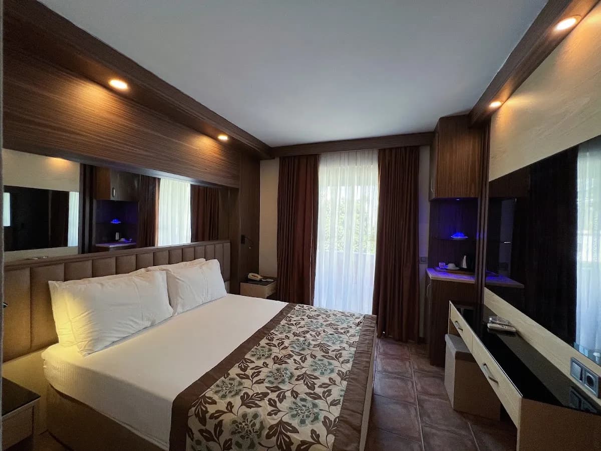 Fame Hotel - photo 5