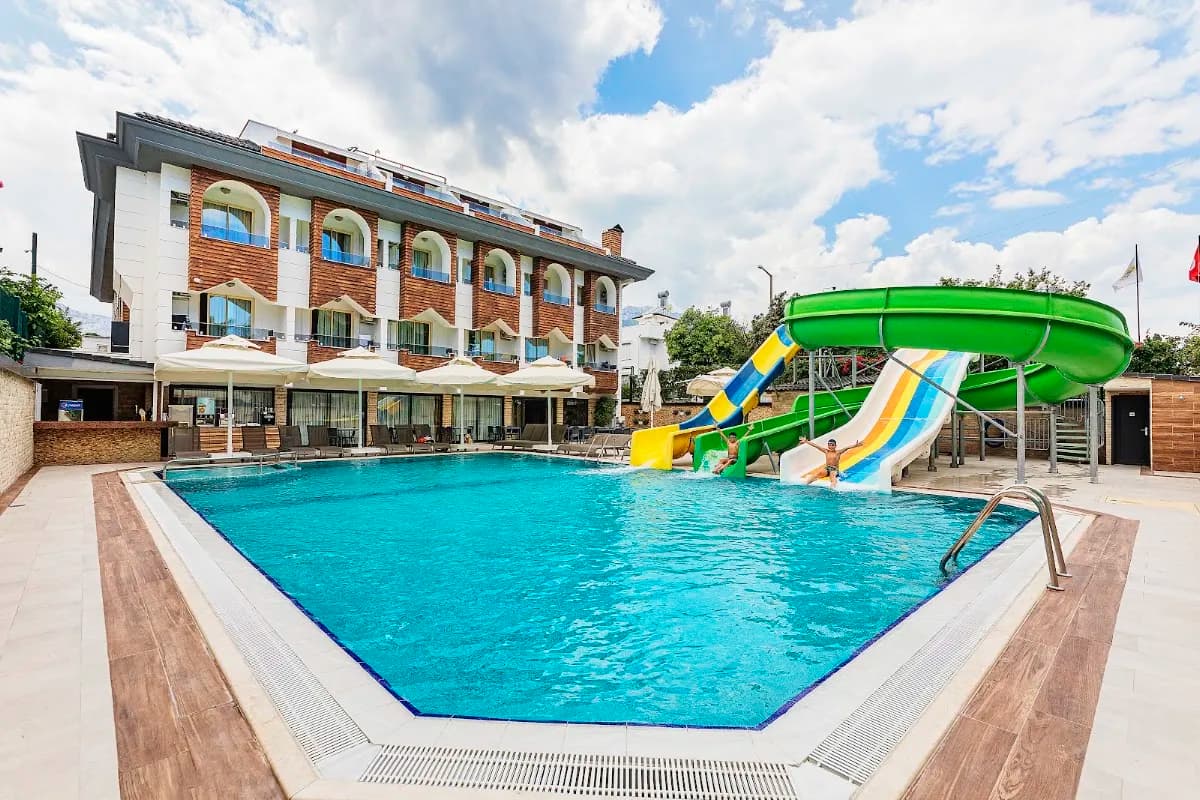 Fame Hotel - photo 9