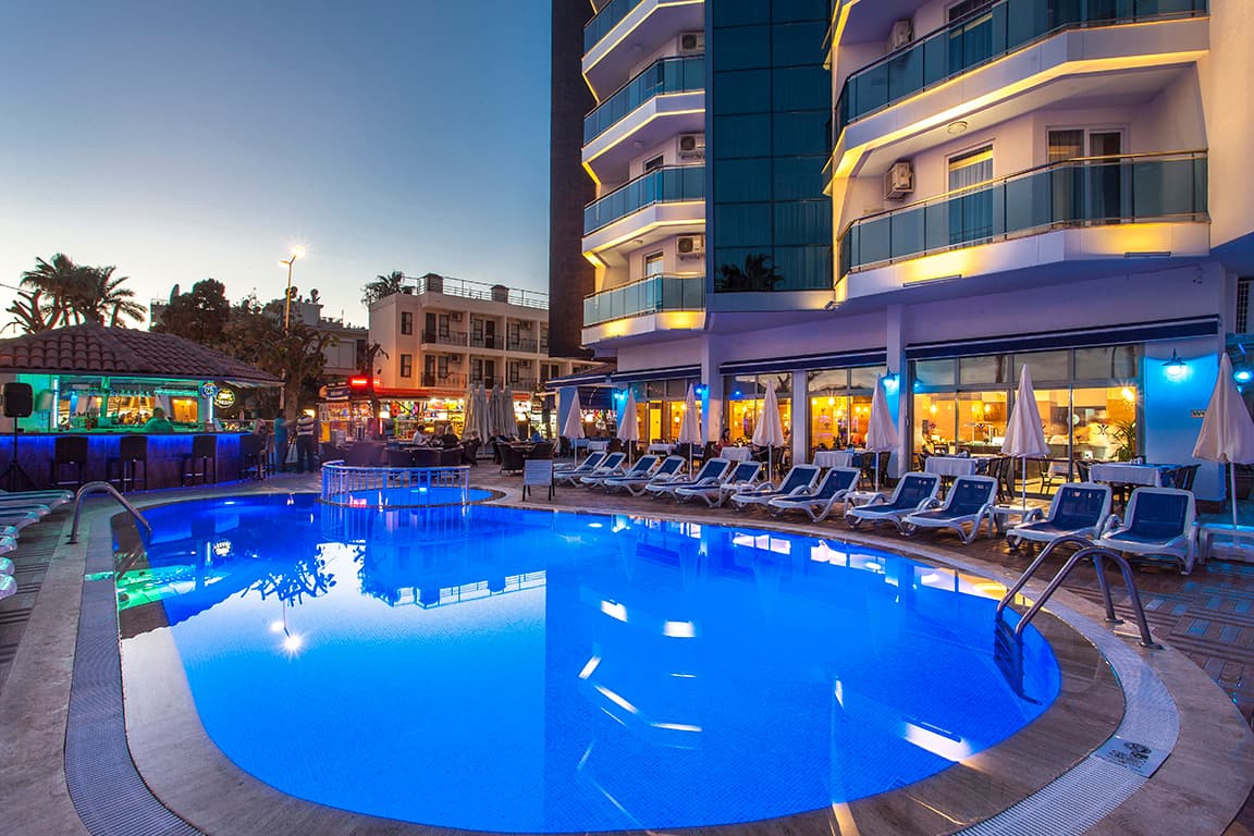 Parador Beach Hotel