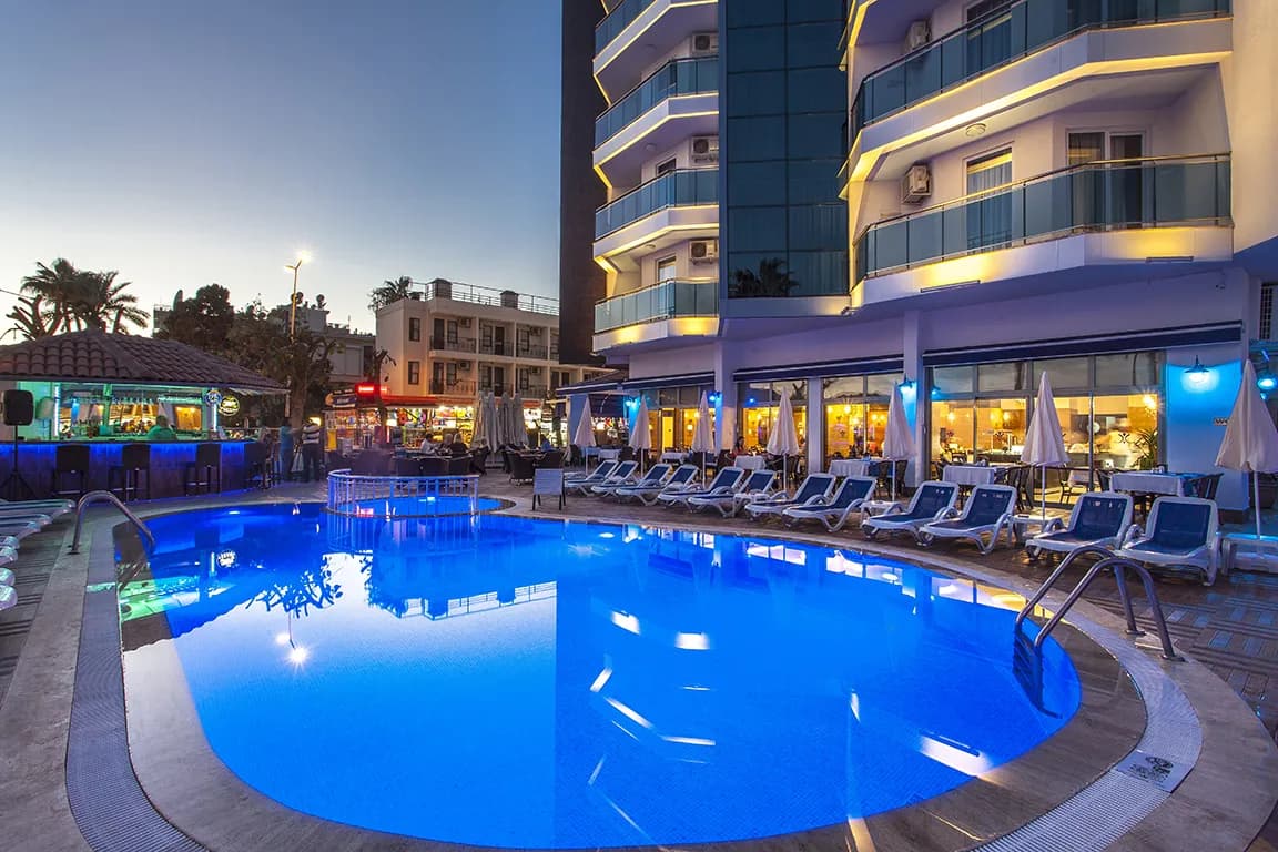 Parador Beach Hotel