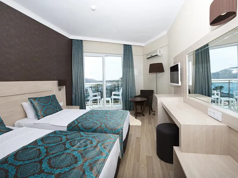Parador Beach Hotel - photo 2