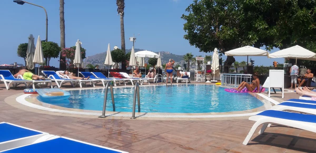 Parador Beach Hotel - photo 3