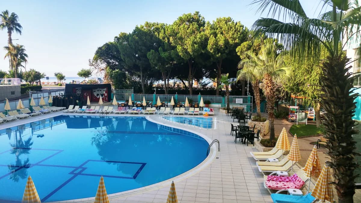 Ananas Hotel - photo 3