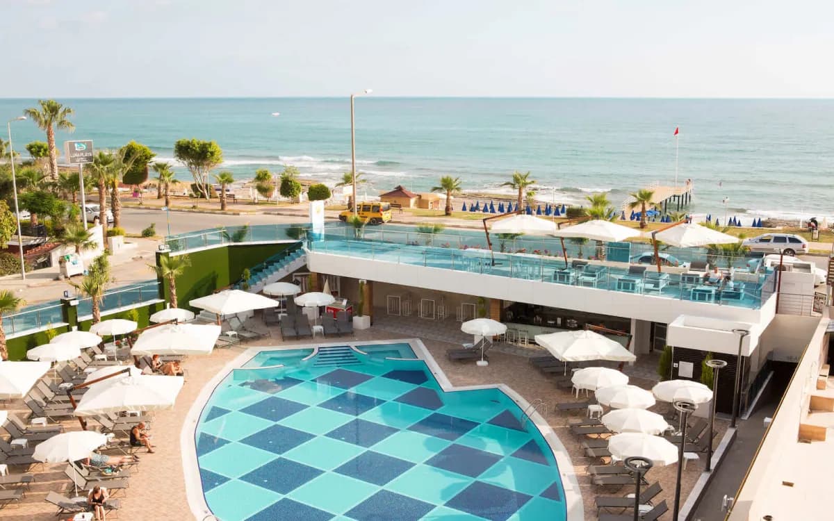 SunPrime C-lounge Hotel - photo 8
