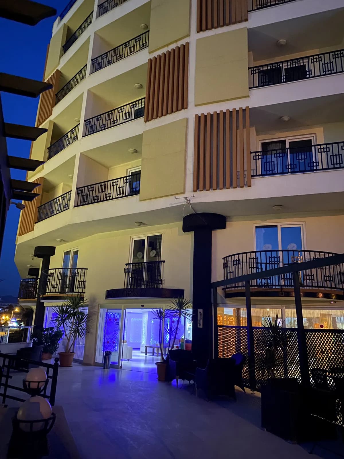 Arabella World Hotel - photo 3