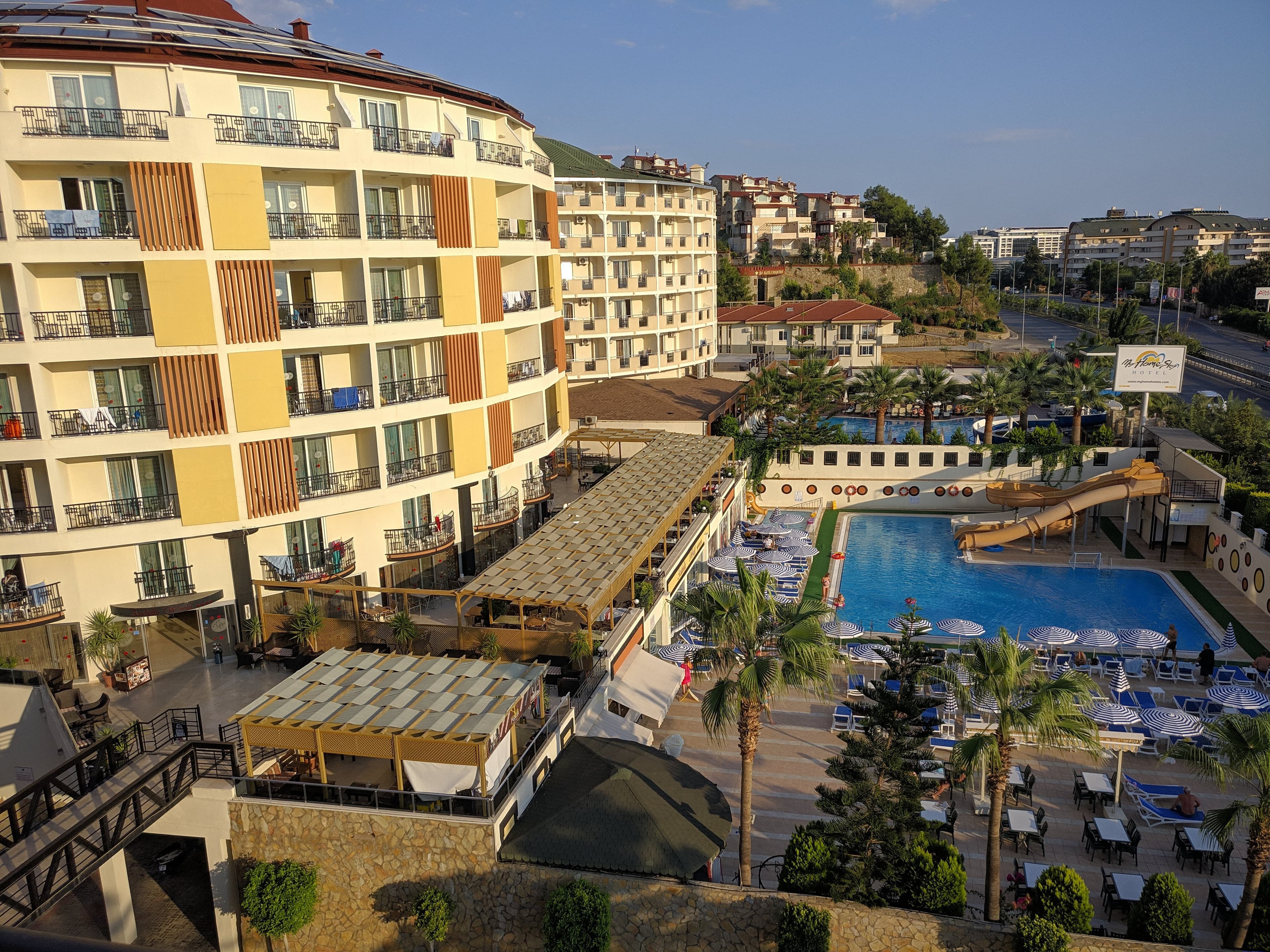 Arabella World Hotel - photo 4