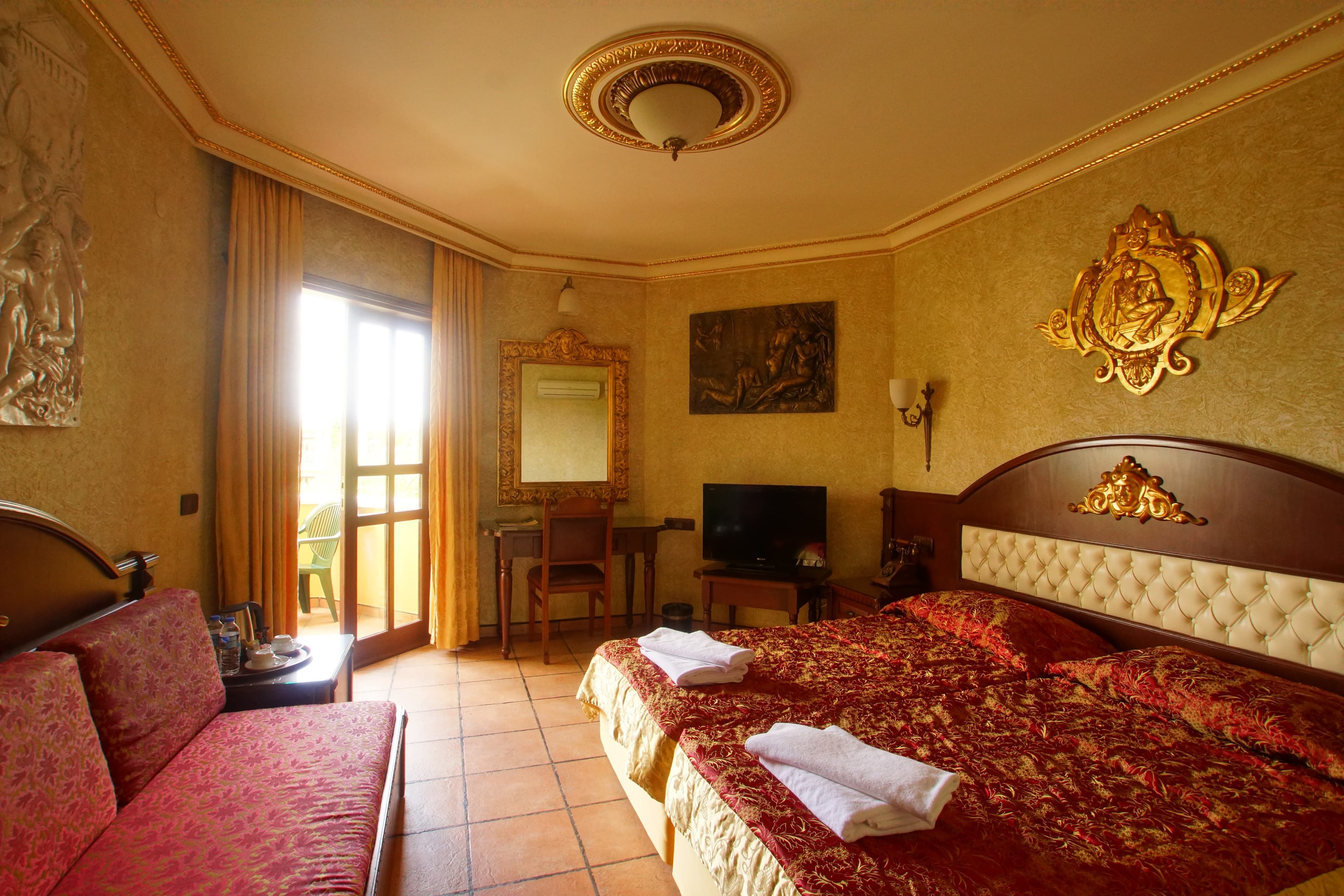 Yetkin Club Hotel - photo 2