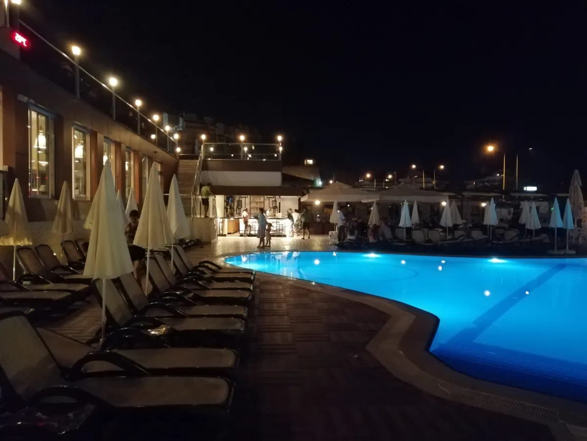 Lioness Hotel - photo 3