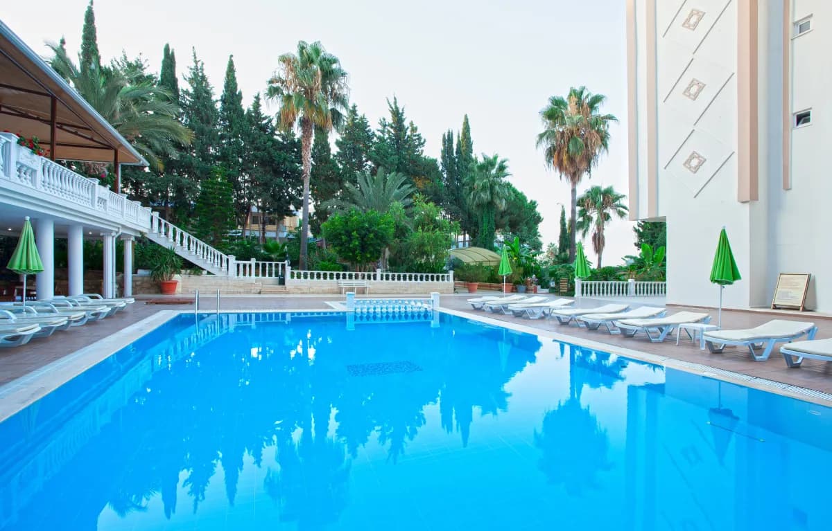 RAMIRA BEACH HOTEL - photo 3