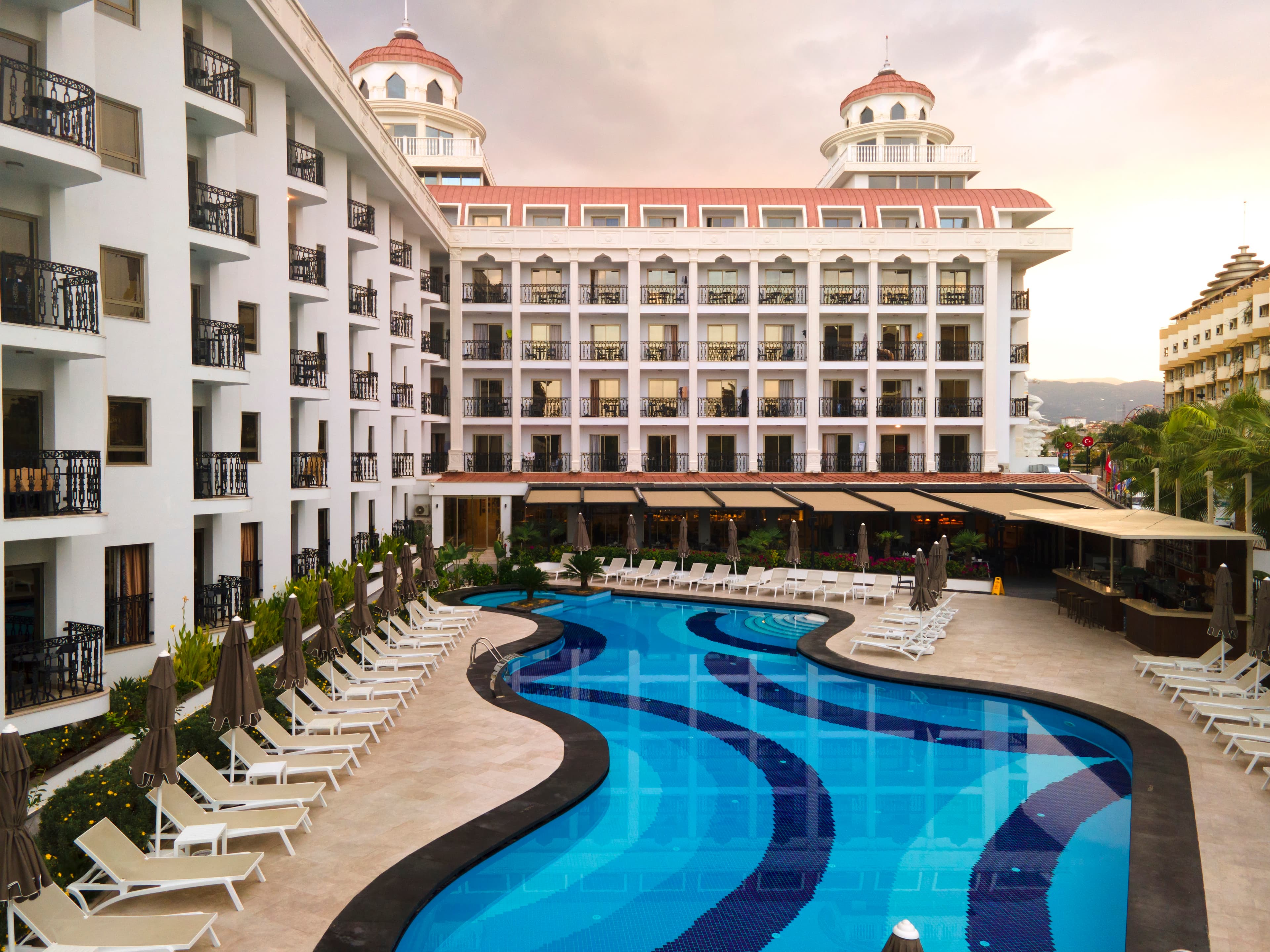 Blue Marlin Deluxe Spa & Resort