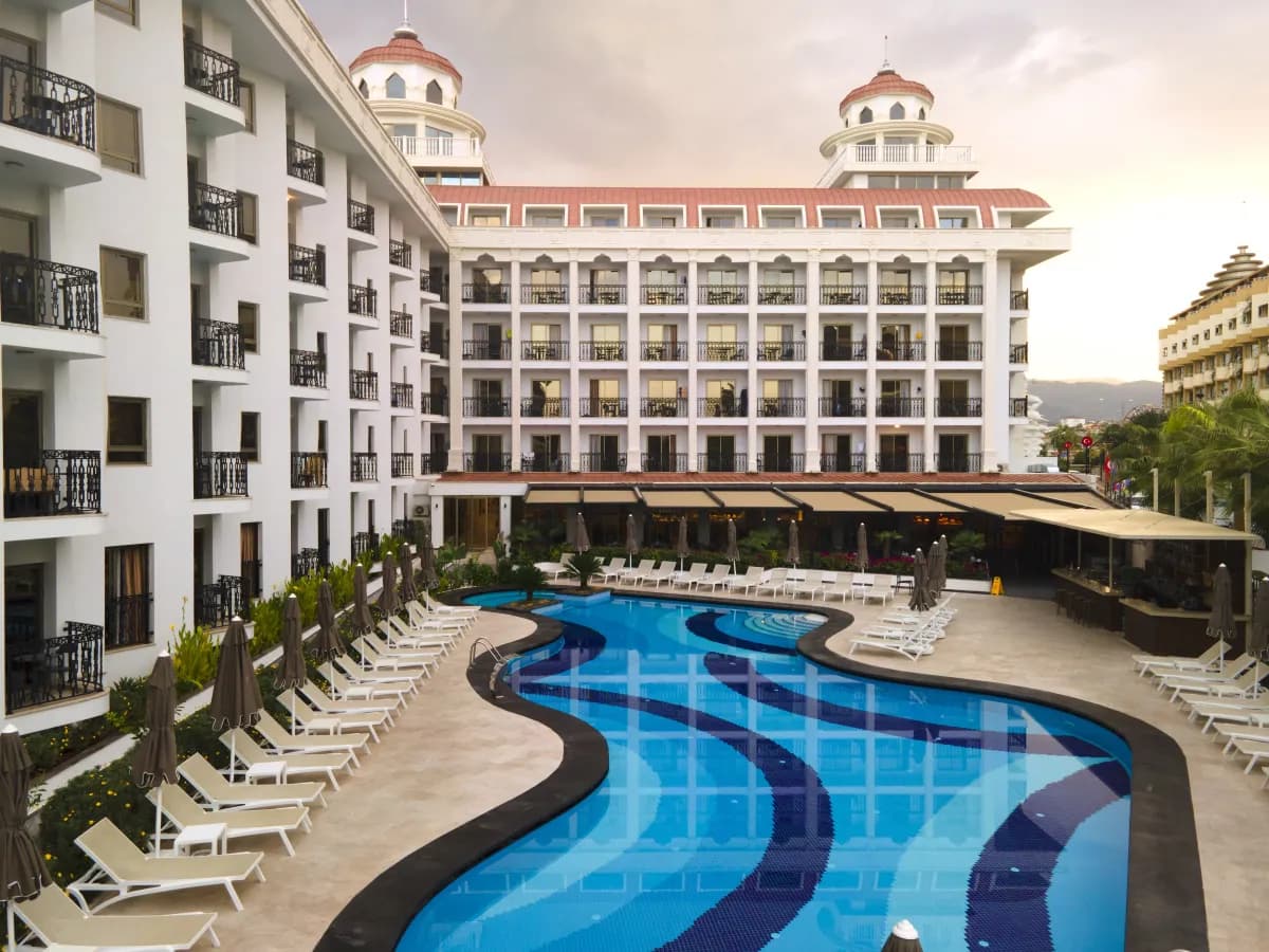Blue Marlin Deluxe Spa & Resort
