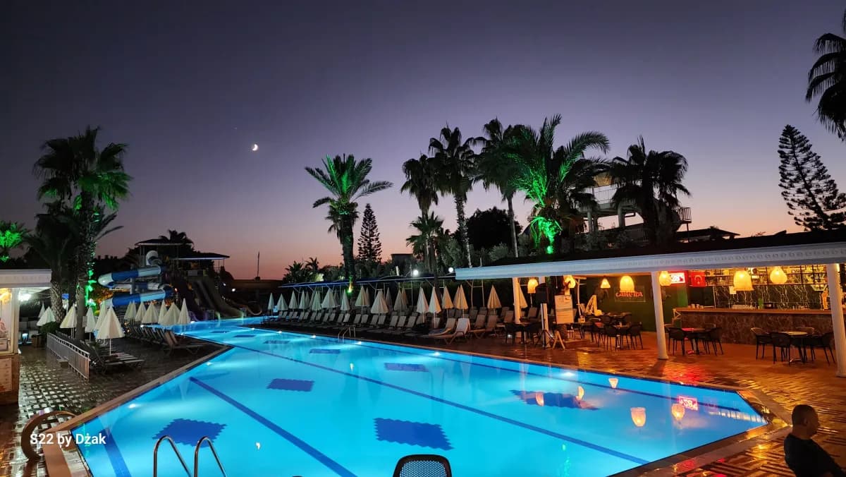 Caretta Beach Hotel - photo 3
