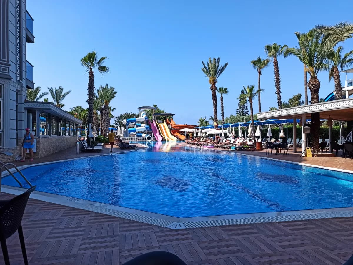 Caretta Beach Hotel - photo 7