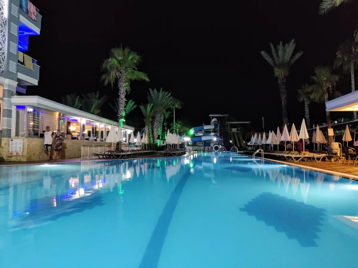 Caretta Beach Hotel - photo 8